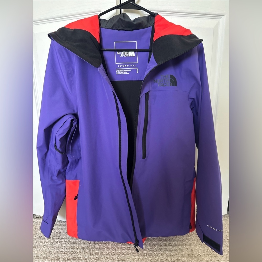 The North Face Women's Future Light Jacket Full-zip Color Block Purple Small